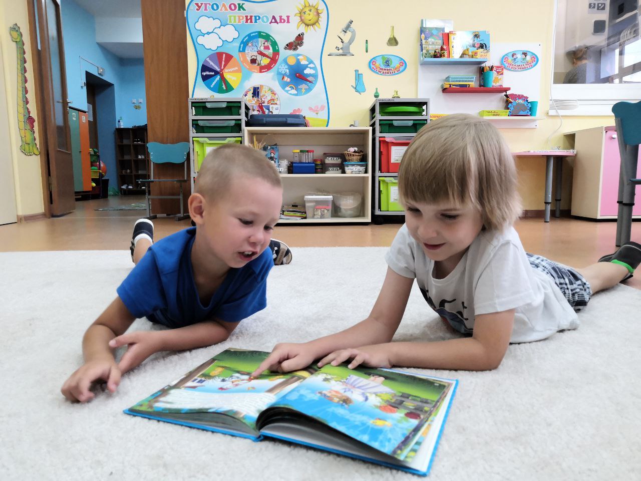 Тематическая неделя: «Мир интересных книг» в структурном подразделении «Детский сад».